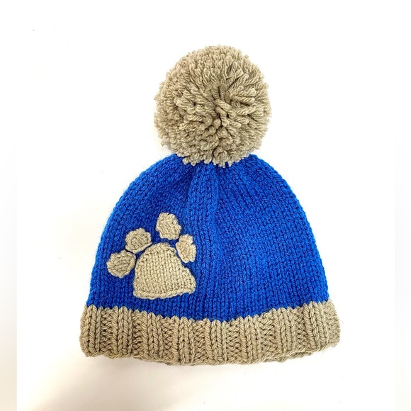 Hand Knit Couples Blue and Gray Beanie Hat Set with Paw Print and Pom Pom - Picture 7 of 9